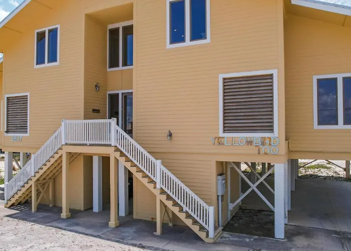 Holiday home Yellowbird Too